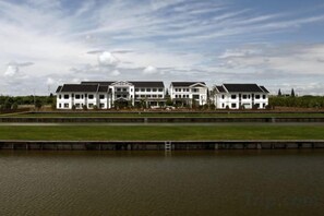 Exterior - Mingzhu Lake Swan Garden Resort (Shanghai)