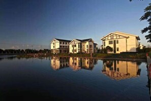 Exterior - Mingzhu Lake Swan Garden Resort (Shanghai)