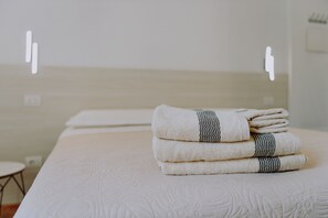 Standard Triple Room | Premium bedding, memory foam beds, minibar, in-room safe - Antica Dimora dei Gelsi  (Manerba del Garda)