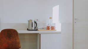 ห้องสแตนดาร์ดดับเบิลหรือทวิน | เครื่องนอนระดับพรีเมียม, เตียงเมมโมรีโฟม, มินิบาร์, ตู้นิรภัยในห้องพัก