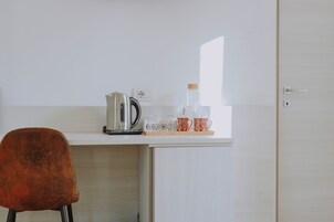 标准三人房 | 高档床上用品、记忆海绵床垫、迷你吧、客房内保险箱