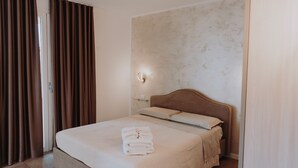 ห้องแฟมิลี่, วิวสวน | เครื่องนอนระดับพรีเมียม, เตียงเมมโมรีโฟม, มินิบาร์, ตู้นิรภัยในห้องพัก