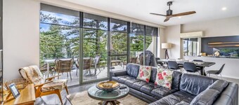 Tradewinds Unit 6 - Beach Front Luxury Unit