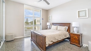 2 bedrooms - Tradewinds Unit 6 - Beach Front Luxury Unit (South West Rocks)