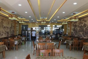 صورة غير مصنفة، 3 من 28، زرّ