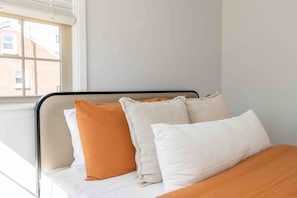 Desk, iron/ironing board, travel cot, WiFi