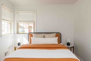 3 bedrooms, desk, iron/ironing board, travel cot