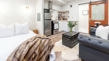 1 bedroom, iron/ironing board, free WiFi, bed sheets