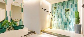 Hawaii Hotel (Leshan Jiaxing Road Food Street)