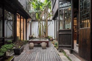 Garden - Yizai Qingyun Chinese-style Courtyard (Kunshan)