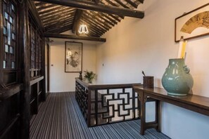 Interior - Yizai Qingyun Chinese-style Courtyard (Kunshan)