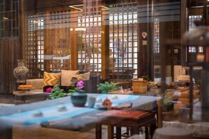 Interior - Yizai Qingyun Chinese-style Courtyard (Kunshan)