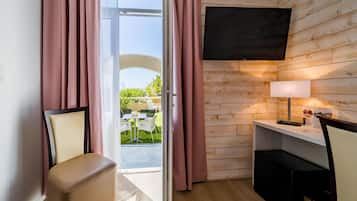 1 bedroom, minibar, in-room safe, desk
