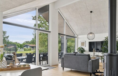 Schönes Haus in Rødby mit Innenpool