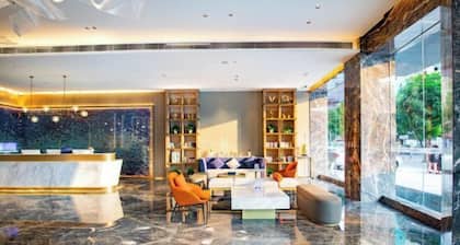 Blueprint Cloud Hotel (Shenzhen Longcheng Plaza subway station store)