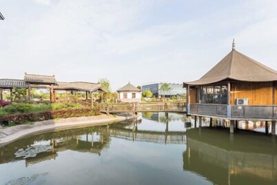 Nantong Jinwuye Leisure Homestay