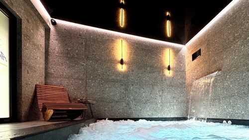 Amber Blue Wellness & SPA 