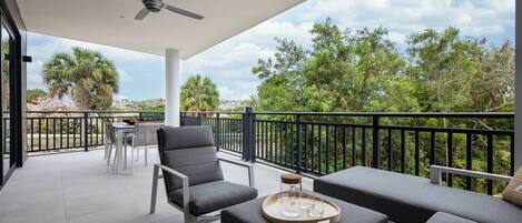 Apartemen Comfort | Teras/patio