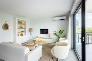 Comfort Apartment | Living area | TV - The Breeze (Sint Michiel)