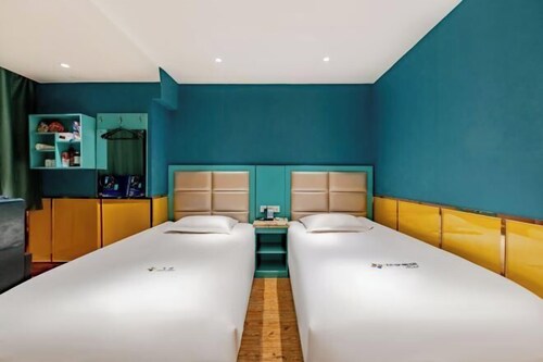 Feiyu Network Hotel (Huainan Rome Square Store)