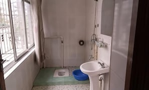 Bathroom - Huayu Hotel (Qinzhougang) (Qinzhou)