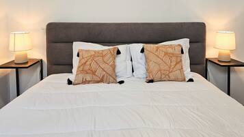2 habitaciones, tabla de planchar con plancha, wifi y ropa de cama