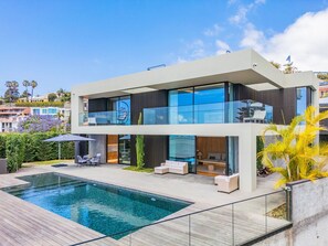 温水プール