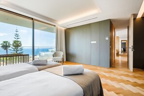 4 bedrooms, desk, iron/ironing board, travel cot