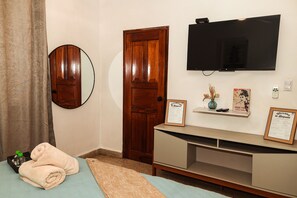 2 chambres, bureau, fer et planche à repasser, Wi-Fi gratuit