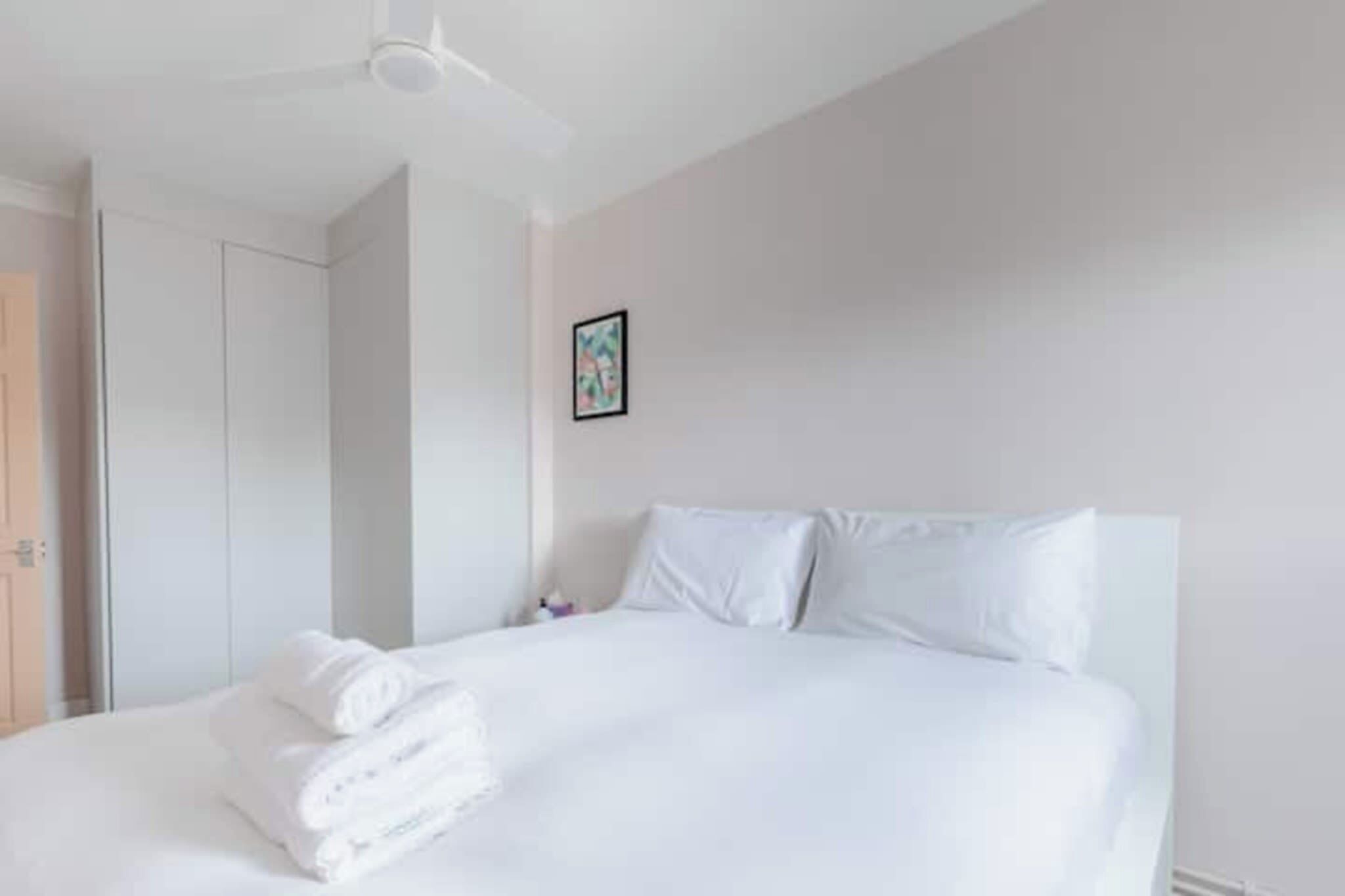 1 bedroom, iron/ironing board, internet, bed sheets