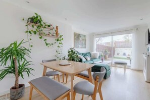 Dining - Scandi Style Maisonette with Garden, Shoreditch (London)