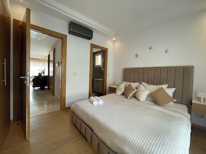 1 slaapkamer, een strijkplank/strijkijzer, wifi, beddengoed