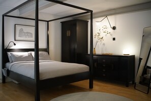 1 bedroom, iron/ironing board, Internet, bed sheets