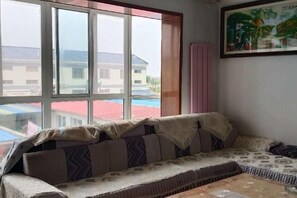 Living area - Laoting Warm Villa (Laoting)