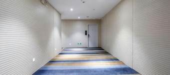 Tianyi Boutique Hotel (Jingzhou Lianghu Market)