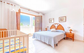 3 soverom, strykejern/-brett, reiseseng for barn og wi-fi (inkludert)