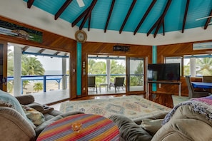 Smart TV - Group Friendly: 3-Bedroom Beachfront Condo (Caribbean Way)