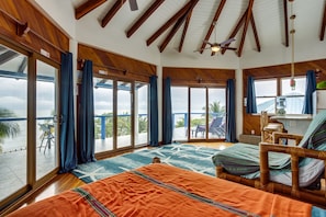 3 bedrooms, desk, iron/ironing board, Internet - Group Friendly: 3-Bedroom Beachfront Condo (Caribbean Way)