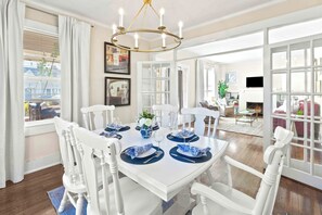 Dining - 101 Year Old Southern Charmer ~~HOT TUB~~ Great Location (Birmingham)