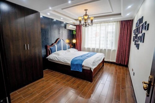 Home Huayi Hotel(Changchun East Bridge)