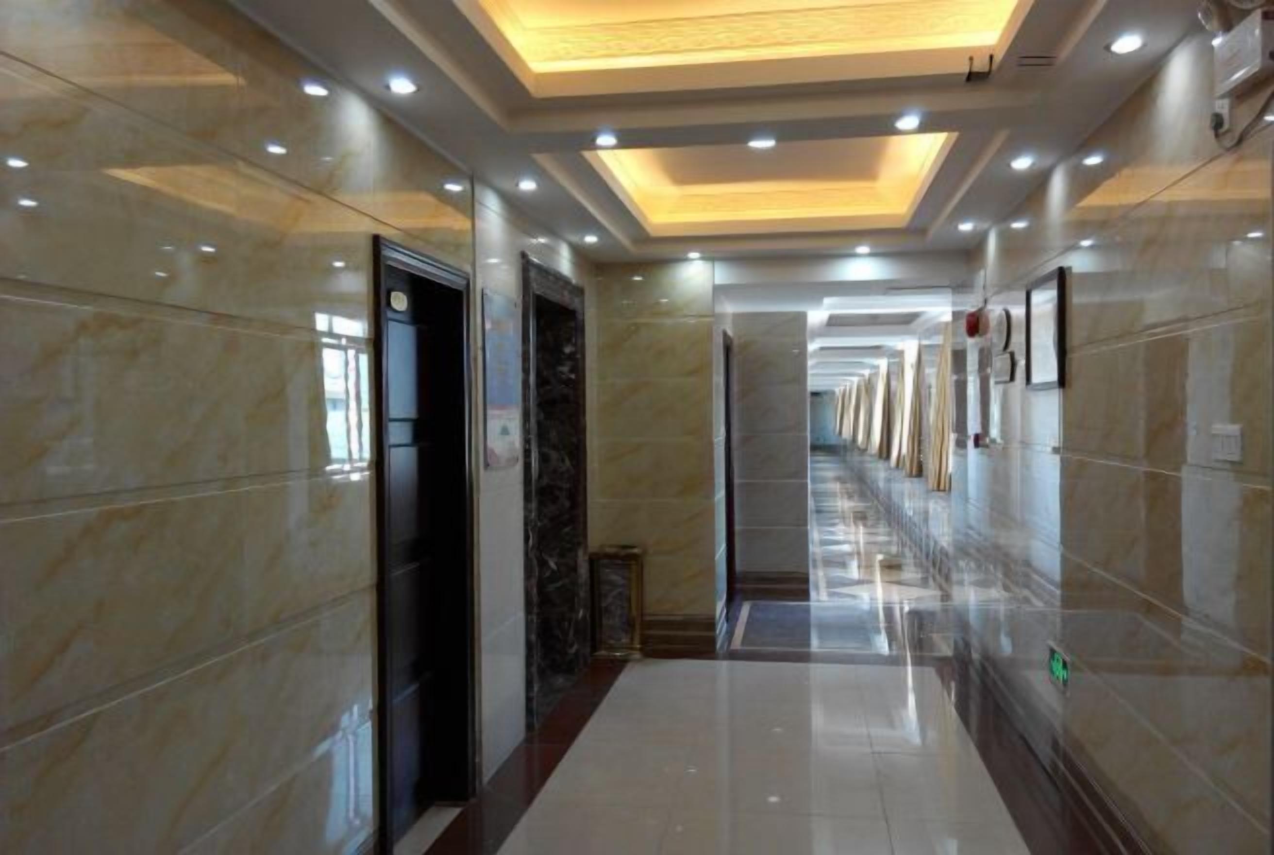 المنشأة من الداخل