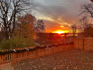 المنطقة المحيطة بالمنشأة