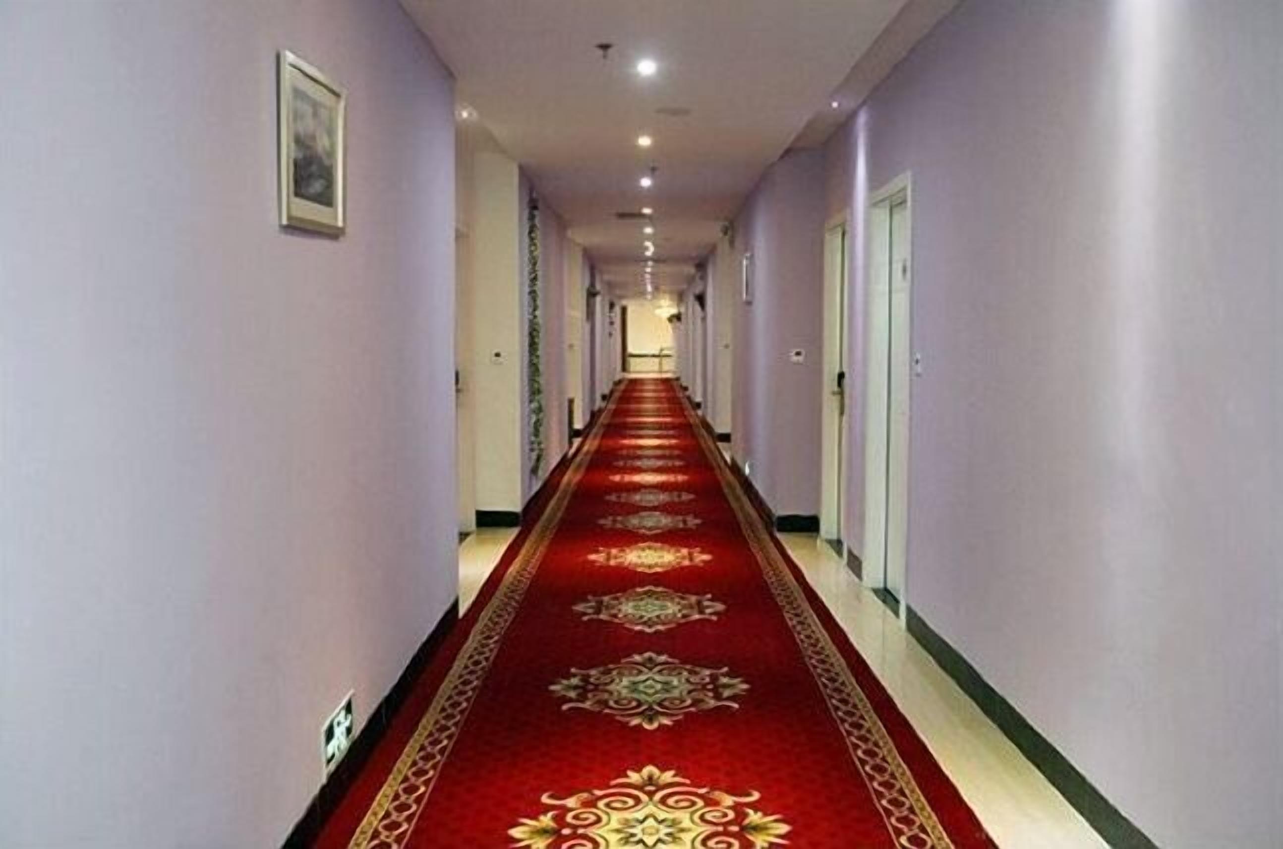 المنشأة من الداخل