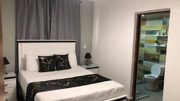 2 habitaciones, tabla de planchar con plancha, wifi y ropa de cama