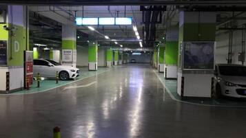 Bãi đậu xe tự phục vụ (phụ phí)