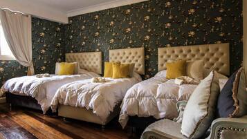 6 bedrooms, WiFi, bed sheets