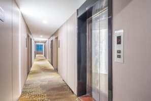 Interior - Haikou Meizhiyuesu Hotel (Farming Middle School) (Haikou)