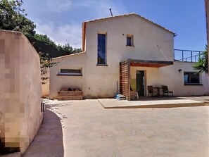 Exterior - Villa Entre mer et Montagne à Bastelicaccia! Le Calme à Côté Dajaccio!!! (Bastelicaccia)