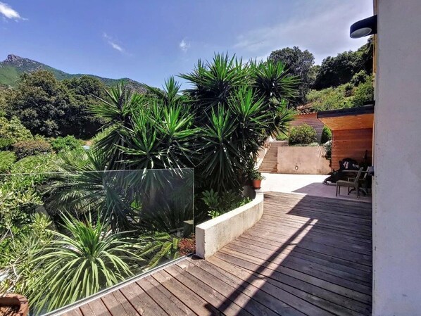 Terrace/patio - Villa Entre mer et Montagne à Bastelicaccia! Le Calme à Côté Dajaccio!!! (Bastelicaccia)