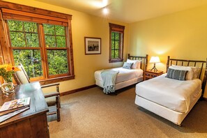 Luxury Three Bedroom Residence | Premium bedding, in-room safe, desk, laptop workspace
